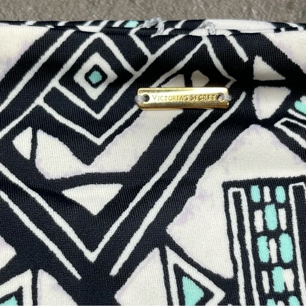 Victoria’s Secret Geometric Design Bikini Bottom size Medium